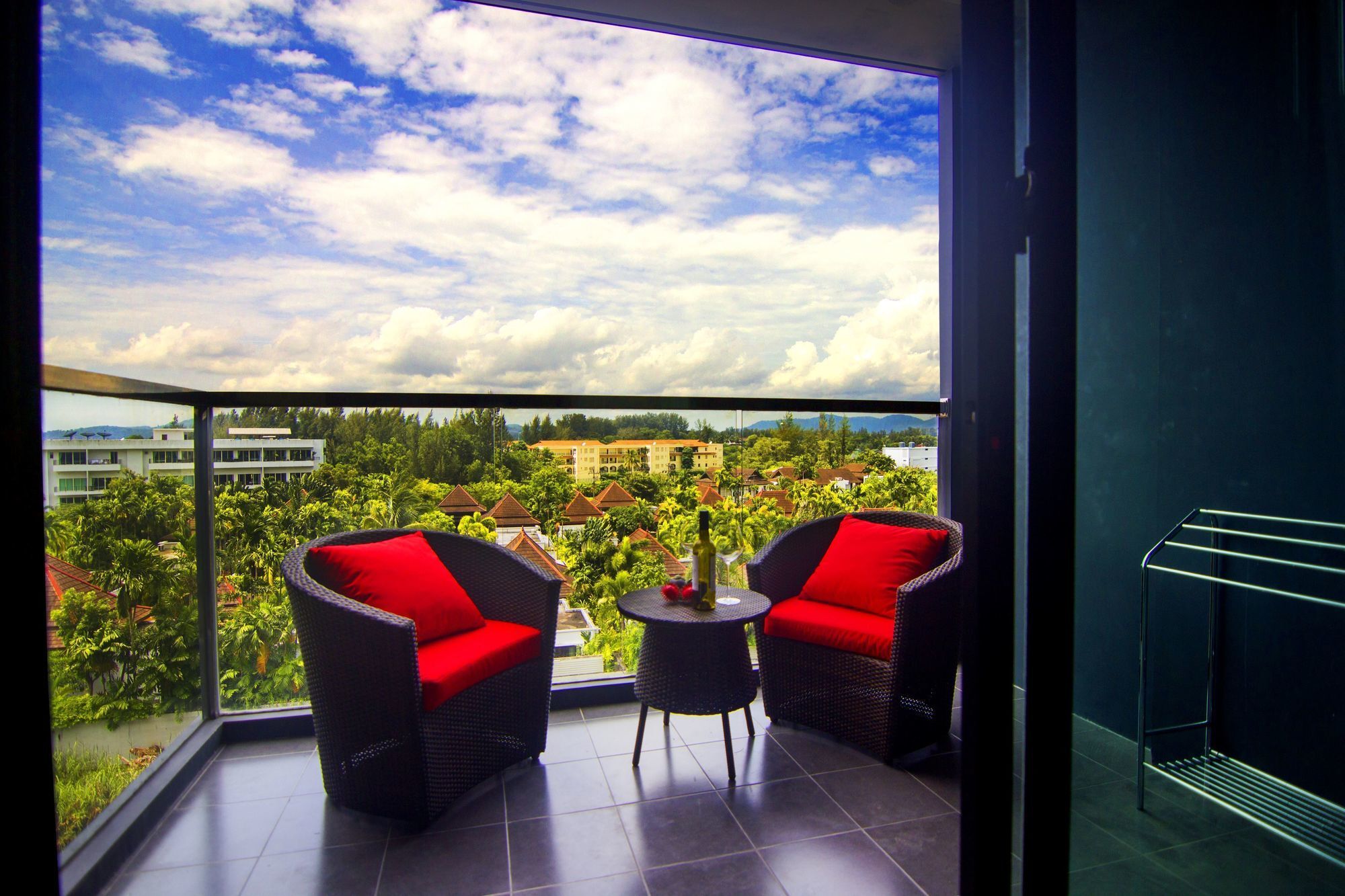 Apartamento The Aristo By Holy Cow 201 Phuket Exterior foto