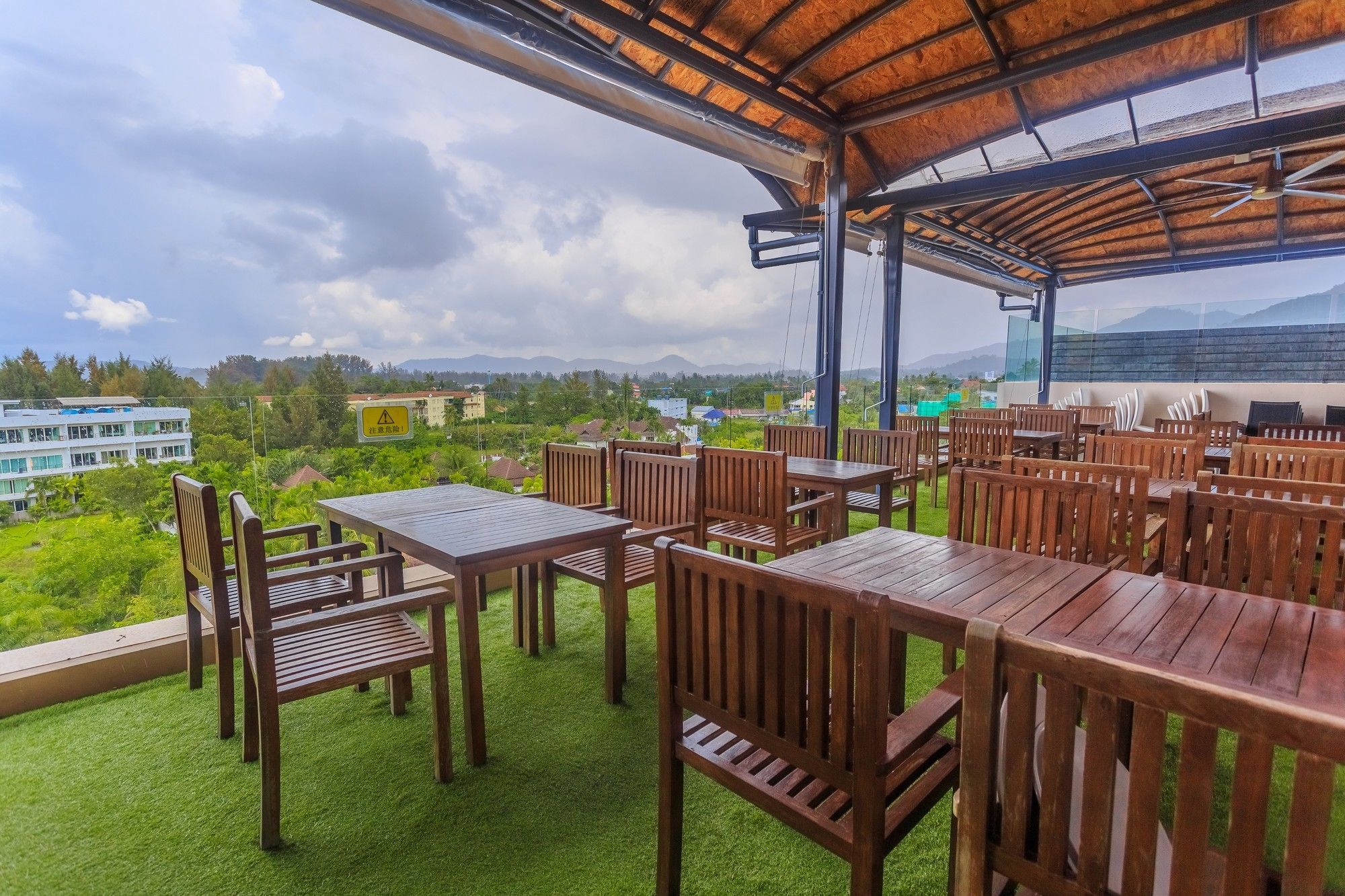 Apartamento The Aristo By Holy Cow 201 Phuket Exterior foto